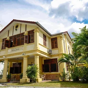 Hutton 2* George Town